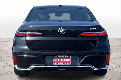 2024 BMW 740 i