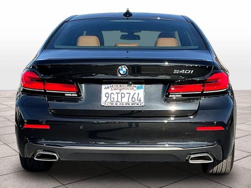 Black Sapphire Metallic 2023 BMW 540 i