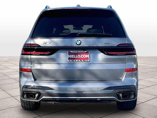 2026 BMW X7 xDrive40i