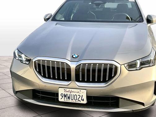 2024 BMW 530 Sedan