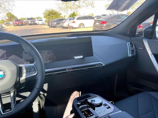 2025 BMW iX xDrive50