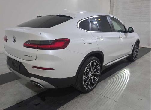 2024 BMW X4 xDrive30i