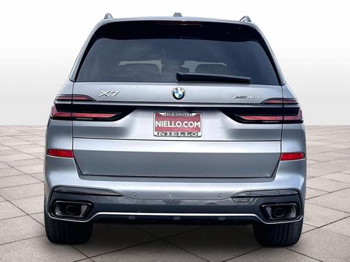 Frozen Pure Grey Metallic 2027 BMW X7 xDrive40i