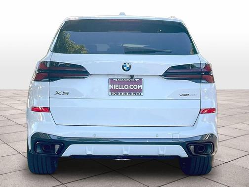 Alpine White 2026 BMW X5 xDrive40i