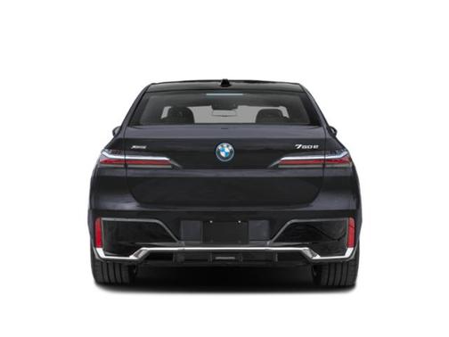 2026 BMW 750e i xDrive