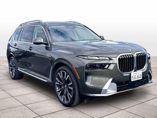 Manhattan Green Metallic 2024 BMW X7 xDrive40i