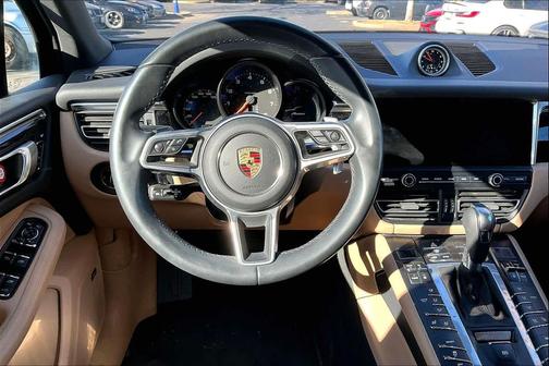 2021 Porsche Macan AWD