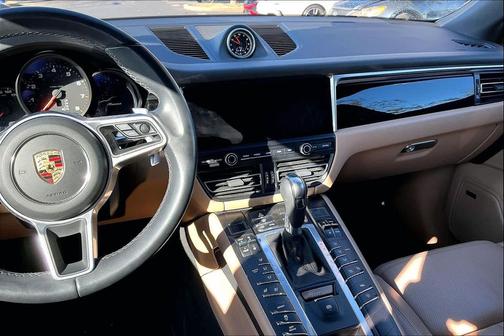 2021 Porsche Macan AWD