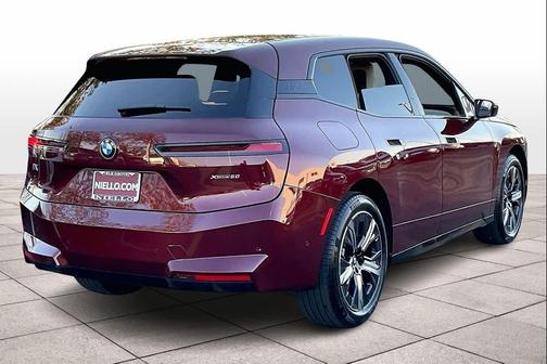 2026 BMW iX xDrive60