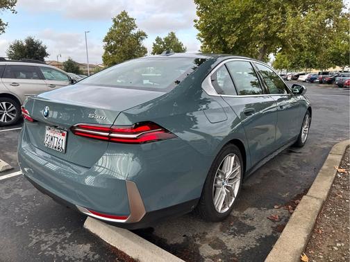 2024 BMW 530 Sedan