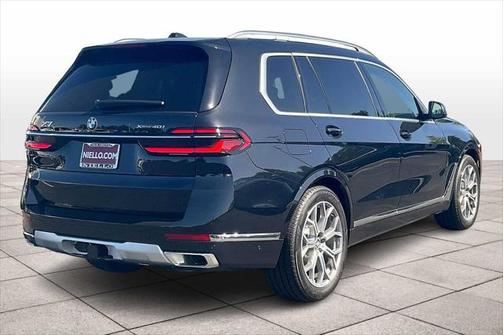 2025 BMW X7 xDrive40i