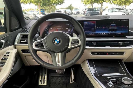 2025 BMW X5 M60i