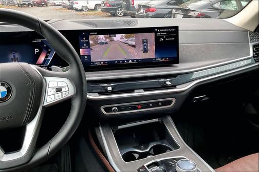 2025 BMW X7 xDrive40i
