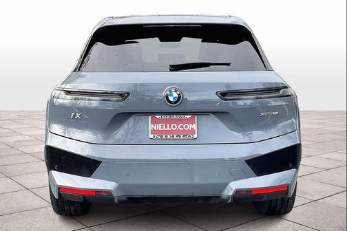 2025 BMW iX xDrive50