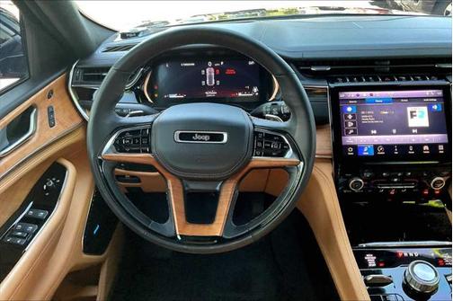 2023 Jeep Grand Cherokee Summit