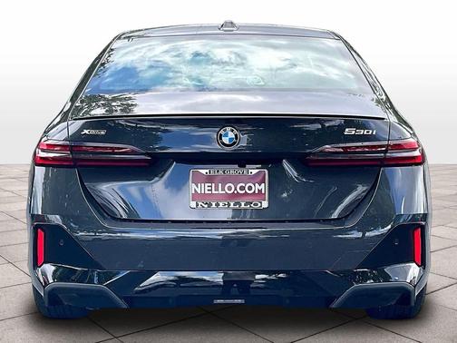 DARK GRAPH 2026 BMW 530 xDrive