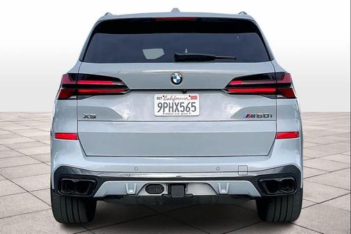 2025 BMW X5 M60i