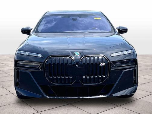 Black Sapphire Metallic 2024 BMW i7 M70