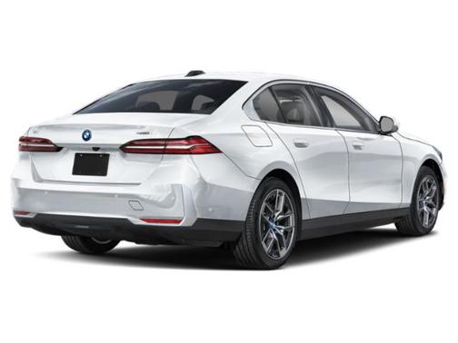 Alpine White 2024 BMW i5 eDrive40