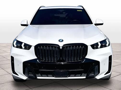 Alpine White 2024 BMW X5 PHEV xDrive50e