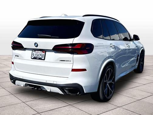 Alpine White 2024 BMW X5 PHEV xDrive50e