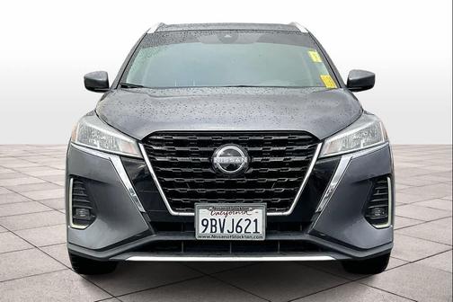 2022 Nissan Kicks SV