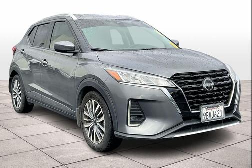 2022 Nissan Kicks SV