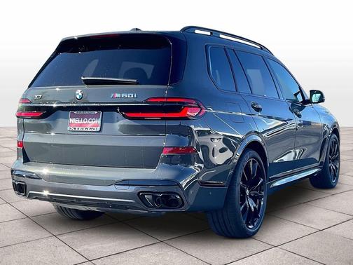 2026 BMW X7 M60i