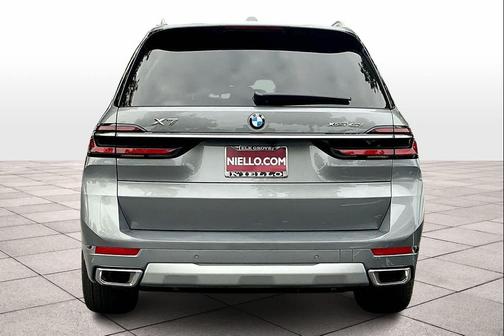 2026 BMW X7 xDrive40i