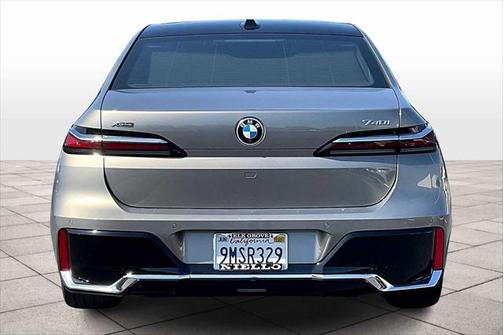 2024 BMW 740 i xDrive