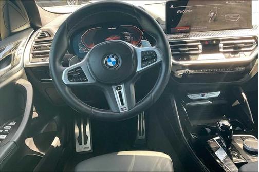 2025 BMW X4 M40i