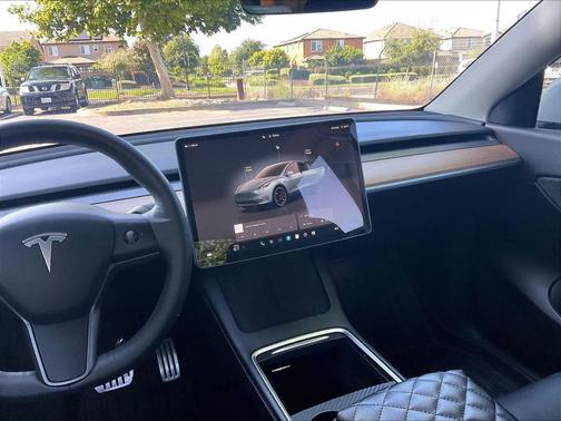 Pearl White Multi-Coat 2022 Tesla Model Y Performance Dual Motor All-Wheel Drive