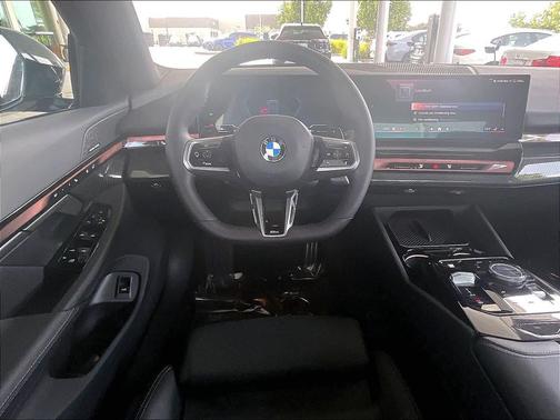 Cape York Green Metallic 2026 BMW 540 xDrive