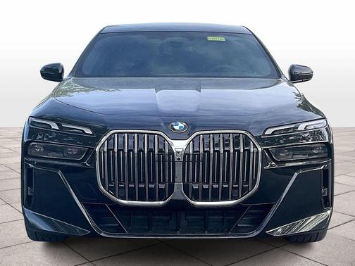 Black Sapphire Metallic 2023 BMW 740 i