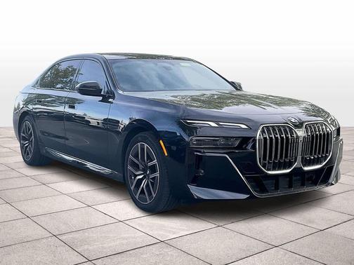 Black Sapphire Metallic 2023 BMW 740 i