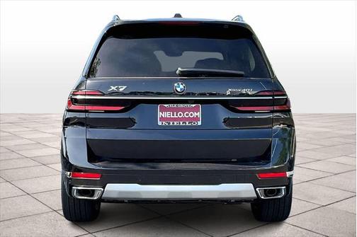 2025 BMW X7 xDrive40i