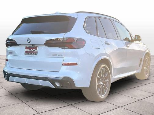 Mineral White Metallic 2026 BMW X5 xDrive40i