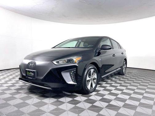 Photo 3 of 37 of 2017 Hyundai IONIQ EV Limited