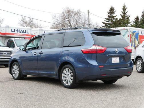 2017 Toyota Sienna XLE Premium
