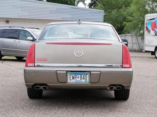 2010 Cadillac DTS Luxury Collection