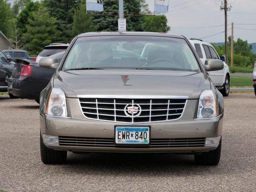 2010 Cadillac DTS Luxury Collection