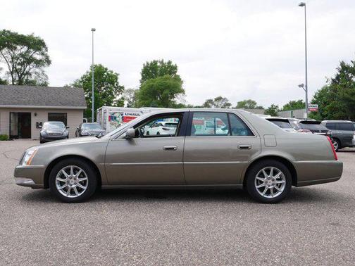 2010 Cadillac DTS Luxury Collection