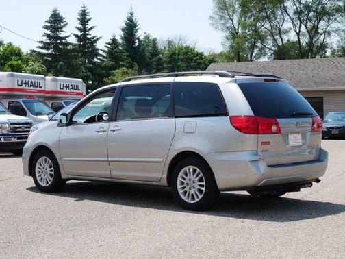 2010 Toyota Sienna XLE Limited