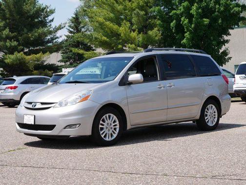 2010 Toyota Sienna XLE Limited