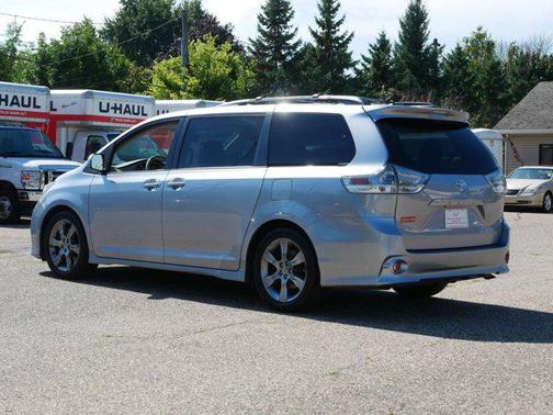 2012 Toyota Sienna SE