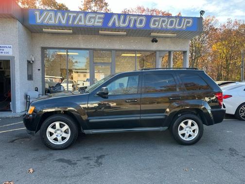 Photo 3 of 61 of 2009 Jeep Grand Cherokee Laredo