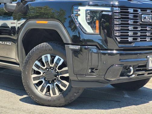 Onyx Black 2025 GMC Sierra 2500 Denali Ultimate