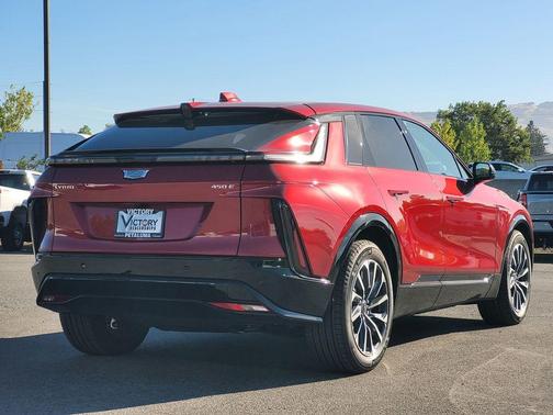 2025 Cadillac LYRIQ Sport