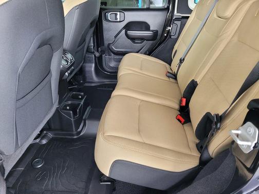 Black Clearcoat 2021 Jeep Wrangler Unlimited Sport