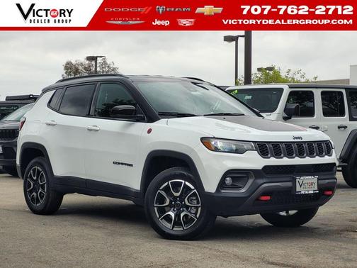 Bright White Clearcoat 2025 Jeep Compass Trailhawk